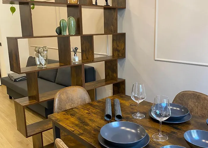 - Gluck Apartment Mailand